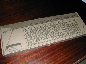 Клавиатура Gembird KB-8300M-R в упаковке